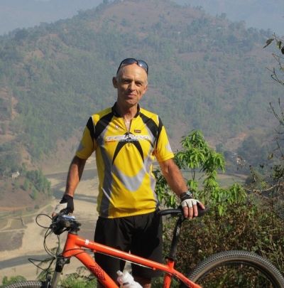 Robert Thomson Cycling on the  tour with redspokes